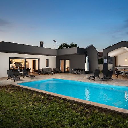 Vila Nora With Heated Pool Marčana Extérieur photo